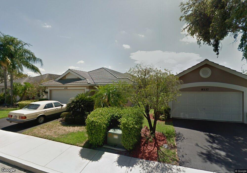 9341 9341 Arborwood Cir, Davie, FL 33328 - photo 1