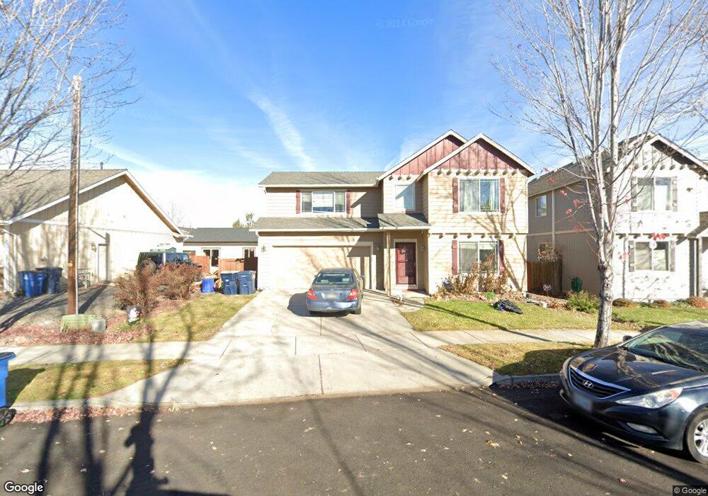 2927 SW Cascade Ave, Redmond, OR 97756 - photo 1