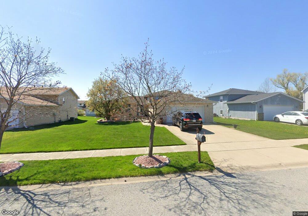 2828 Painted Leaf Dr, Crown Point, IN 46307 - photo 1