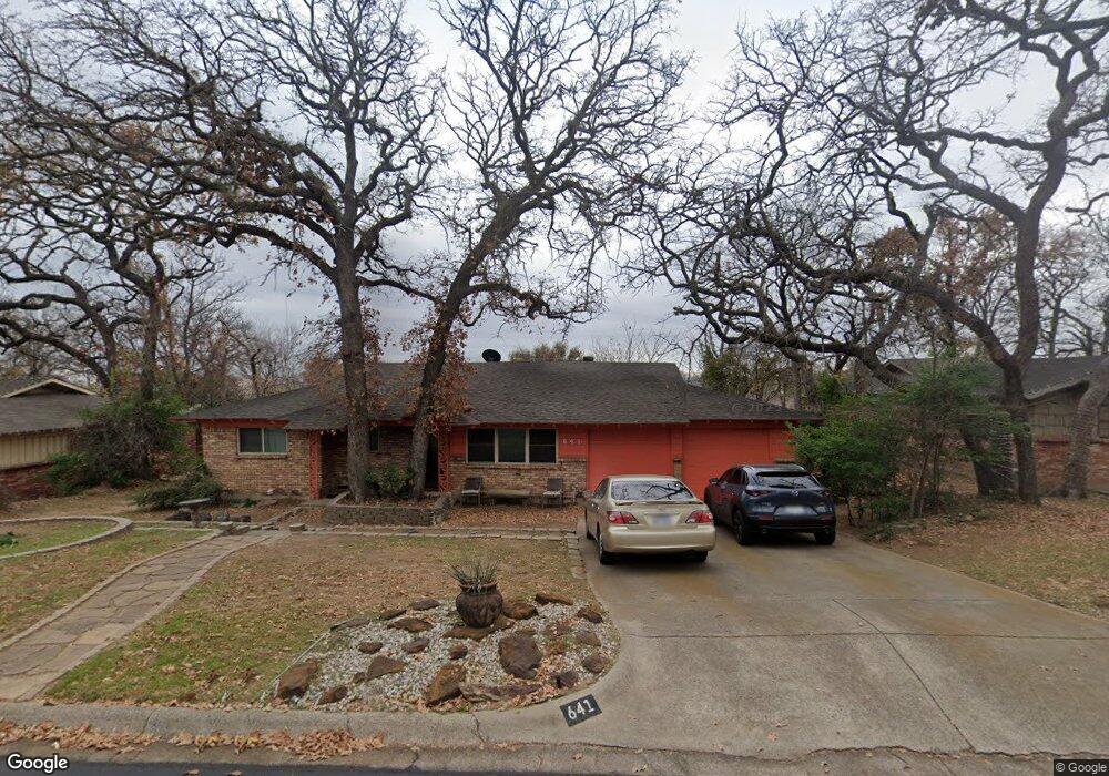 641 Woodcrest Dr, Hurst, TX 76053 - photo 1