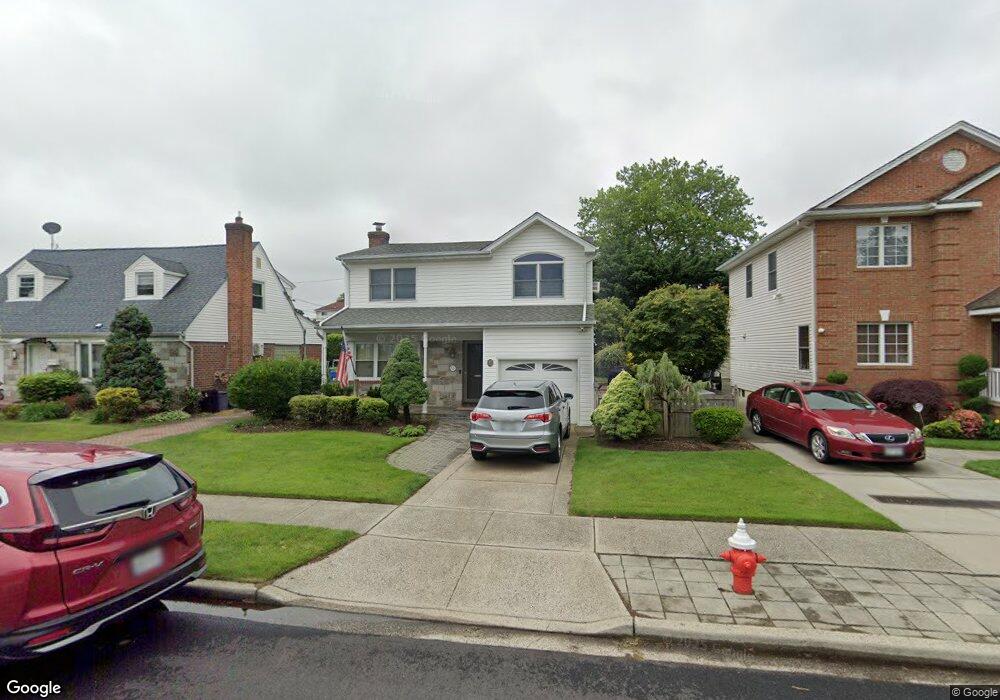 17 Devonshire Dr, New Hyde Park, NY 11040 - photo 1