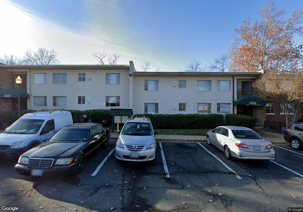 820 N Poland St unit 204, Arlington, VA 22206 - photo 1