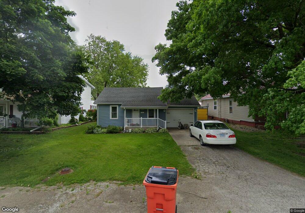 1104 N 16th St, Mattoon, IL 61938 - photo 1