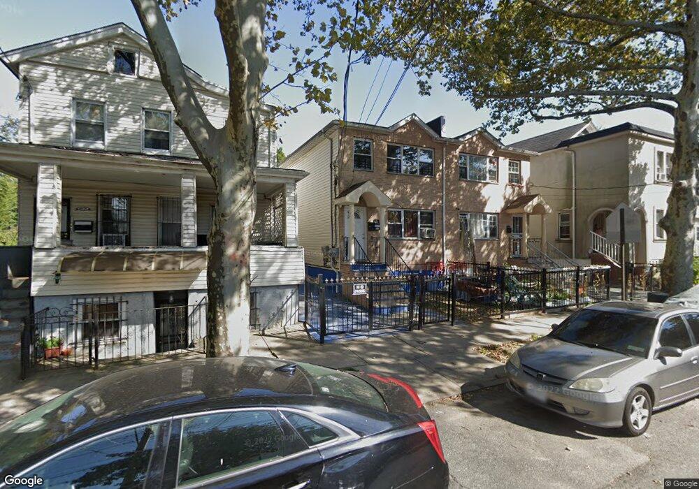 10923 156th St, Jamaica, NY 11433 - photo 1