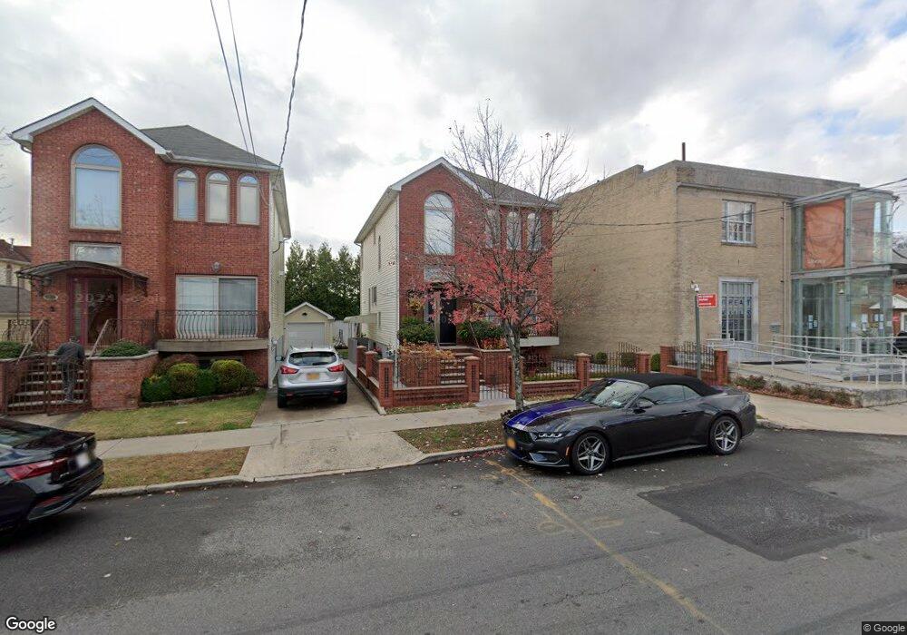 52 Giffords Ln, Staten Island, NY 10308 - photo 1