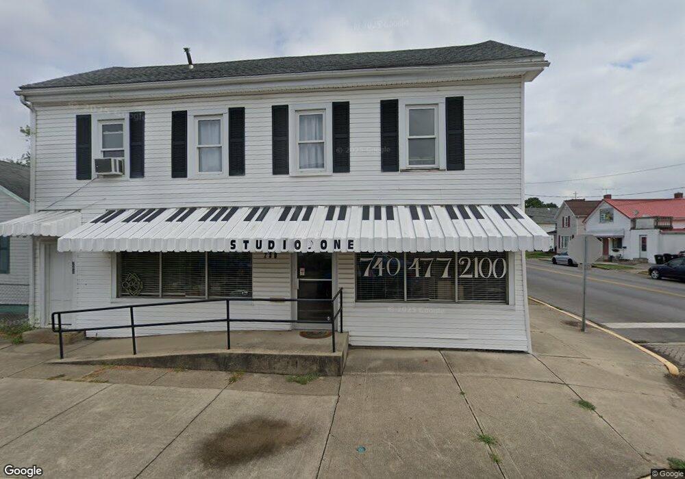 250 E Franklin St, Circleville, OH 43113 - photo 1