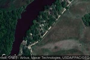 10318 298th St, Donahue, IA 52746