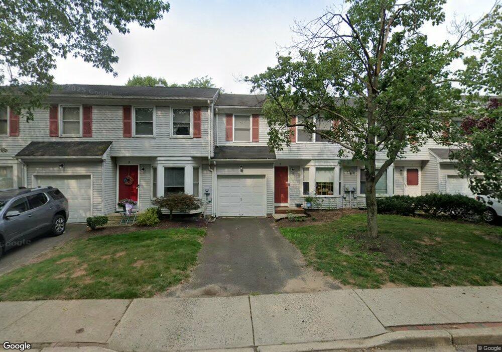 5 Tree Top Rd, Middlesex, NJ 08846 - photo 1