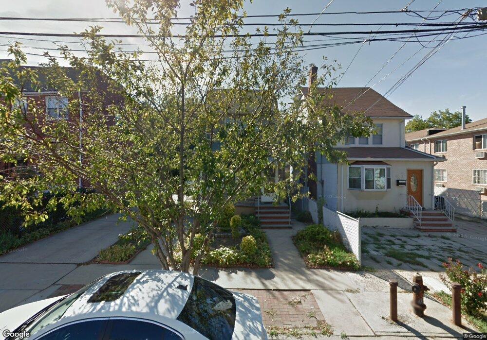 6122 161st St, Fresh Meadows, NY 11365 - photo 1