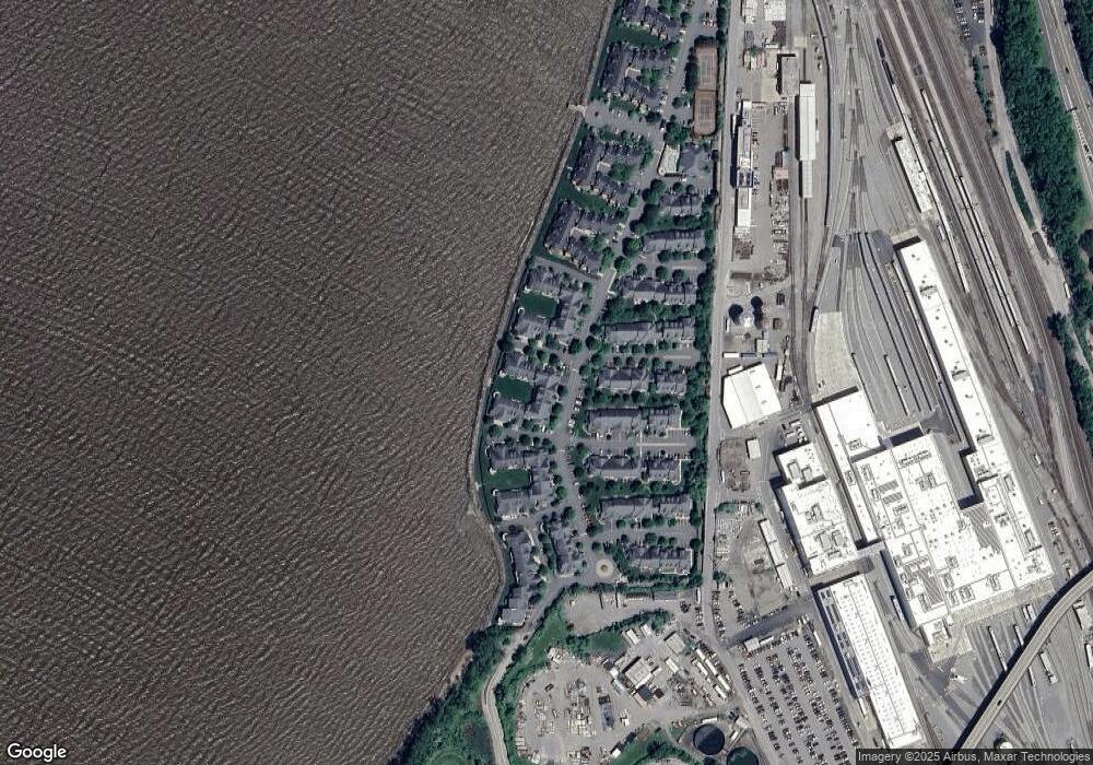 804 Half Moon Bay Dr unit 8-04, Croton On Hudson, NY 10520 - photo 1