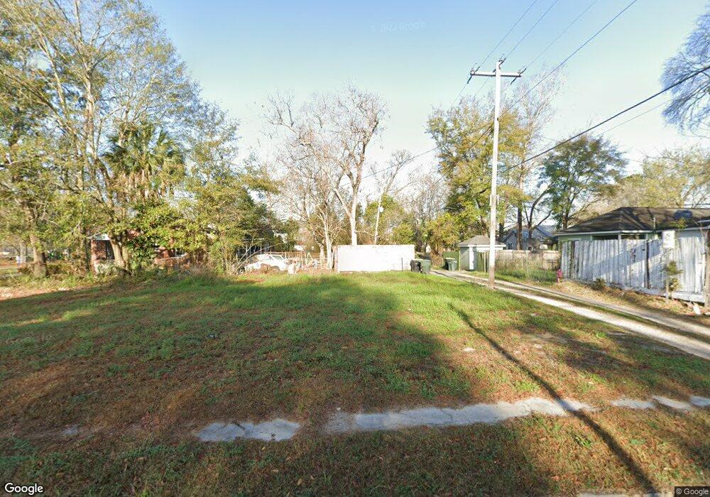 2811 Bulloch St, Savannah, GA 31405 - photo 1