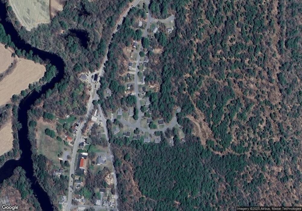 10 Wedgewood Dr, Winchester, NH 03470 - photo 1