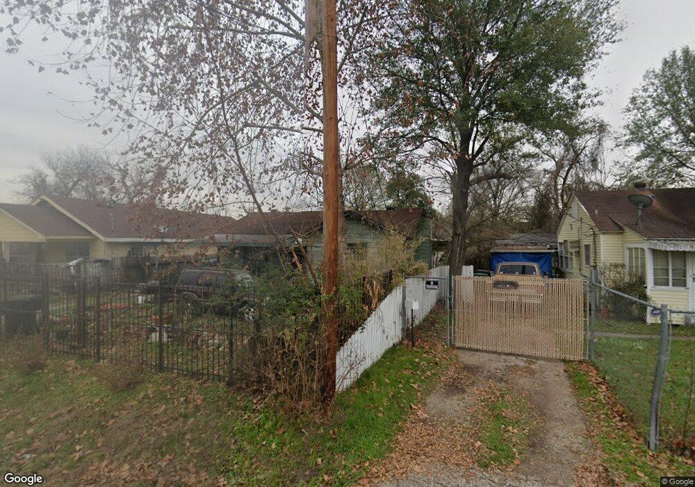 1818 Northwood St, Houston, TX 77009 - photo 1