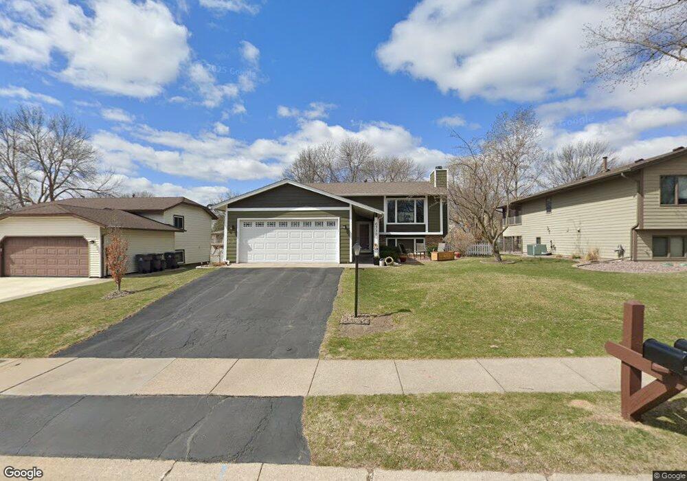 6330 Whispering Oaks Dr, Eden Prairie, MN 55346 - photo 1