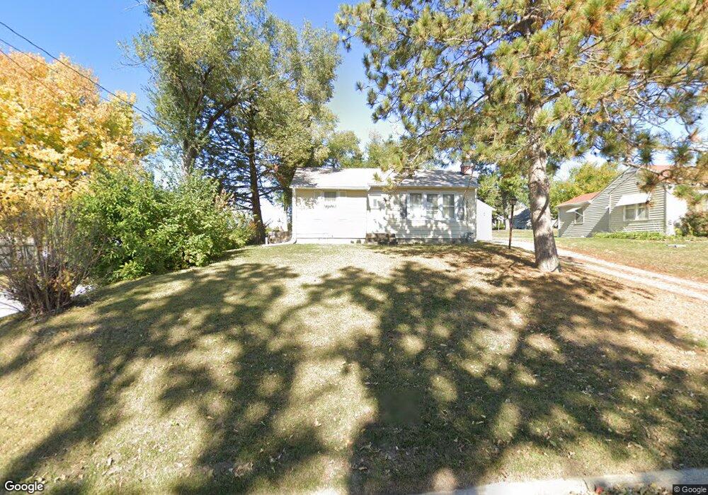 214 N 15th Ave W, Newton, IA 50208 - photo 1