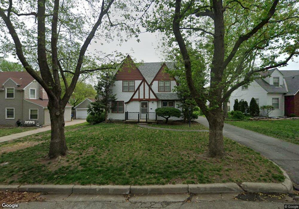 1316 SW Campbell Ave, Topeka, KS 66604 - photo 1