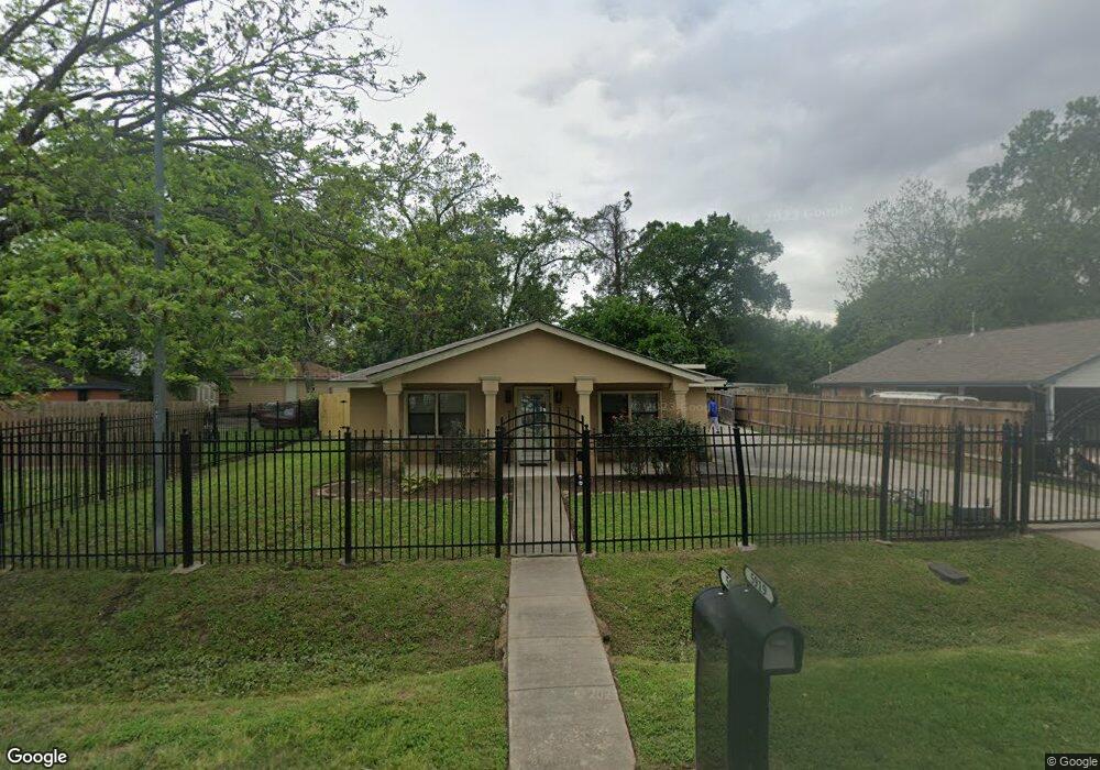 5919 Maxroy St, Houston, TX 77091 - photo 1