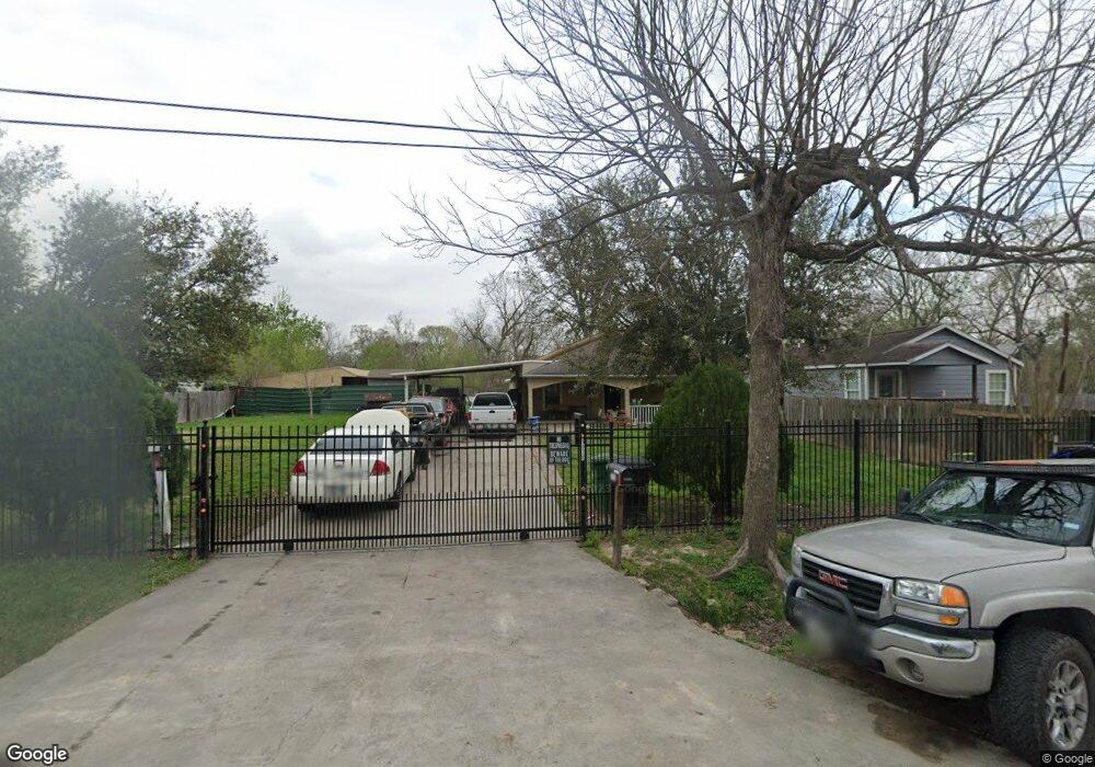 1028 Calvin Ave, Houston, TX 77088 - photo 1