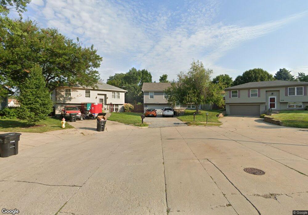 13129 Boyd Cir, Omaha, NE 68164 - photo 1