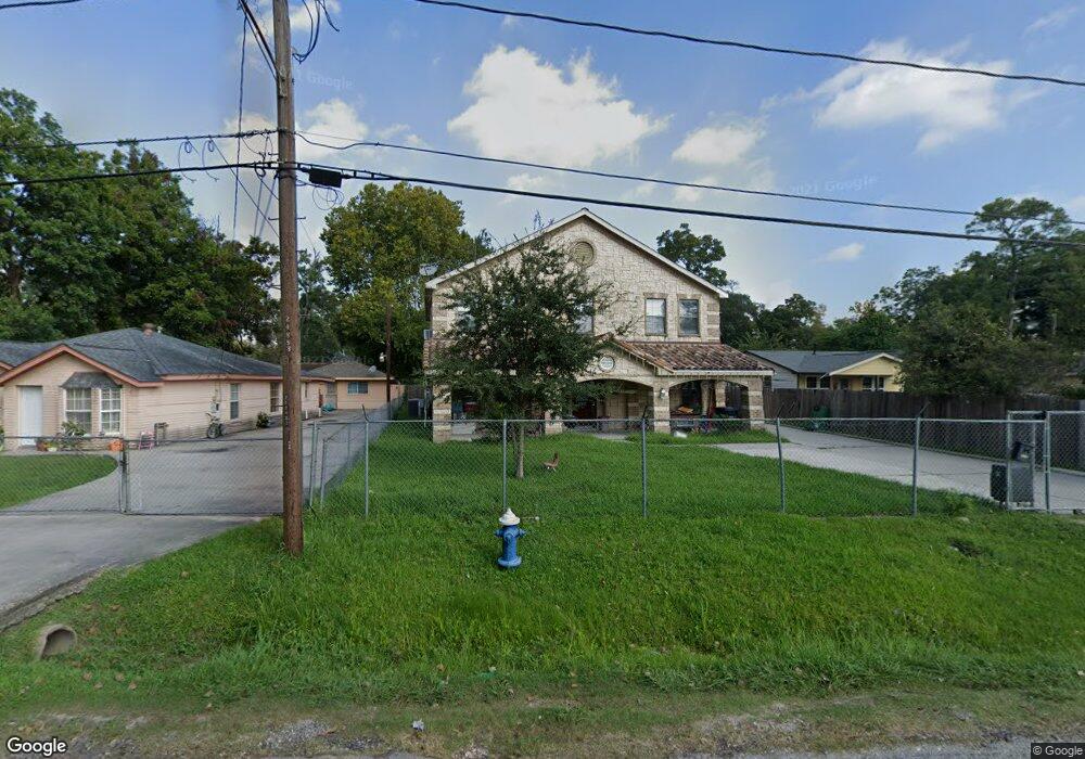 1113 Apache St, Houston, TX 77022 - photo 1