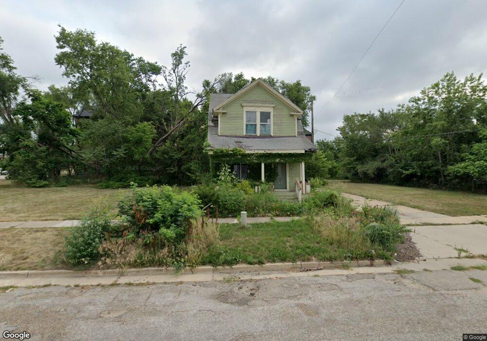 912 5th St SE, Cedar Rapids, IA 52401 - photo 1