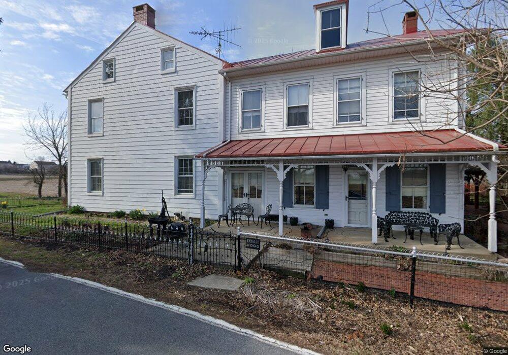 1042 Heffner Ln, Reading, PA 19605 - photo 1