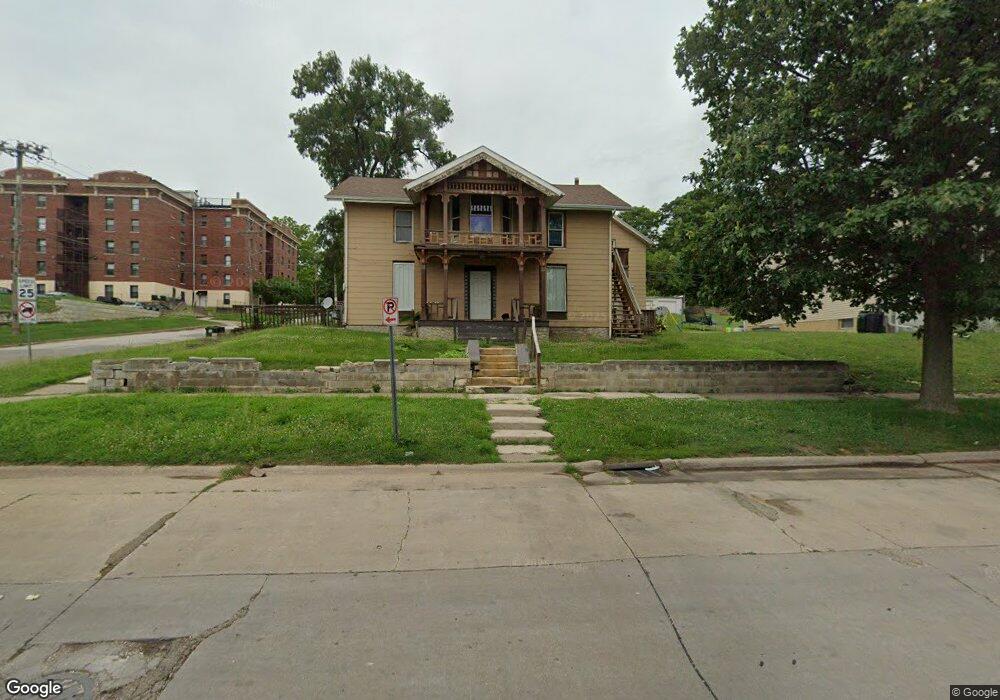 402 E 6th St, Davenport, IA 52803 - photo 1