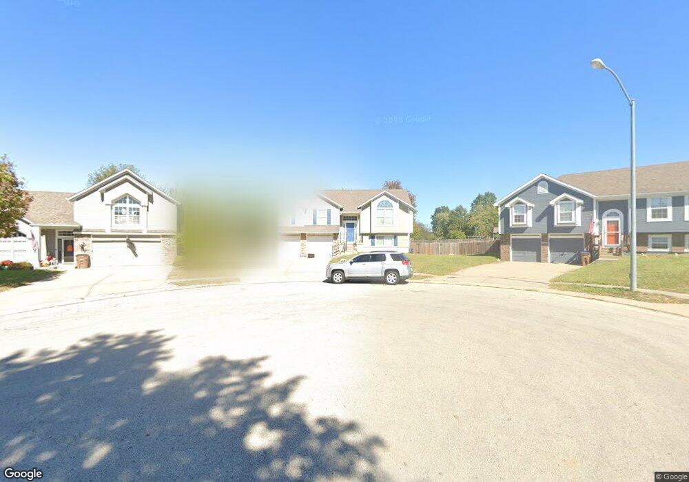 1106 Creekside Ct, Raymore, MO 64083 - photo 1