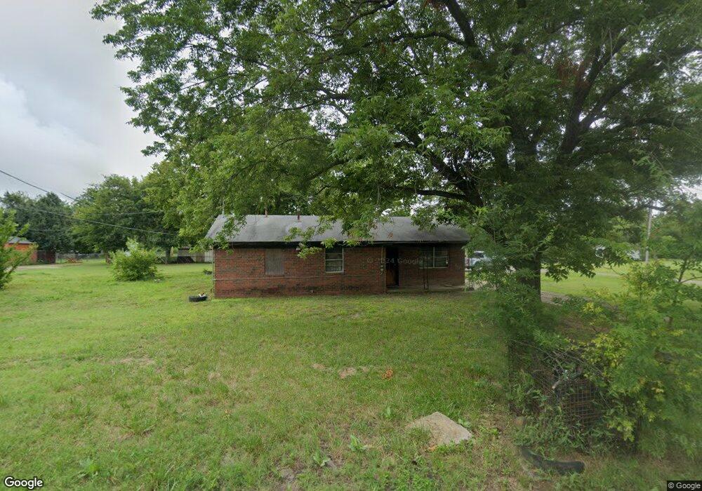 611 S J St, Hugo, OK 74743 - photo 1