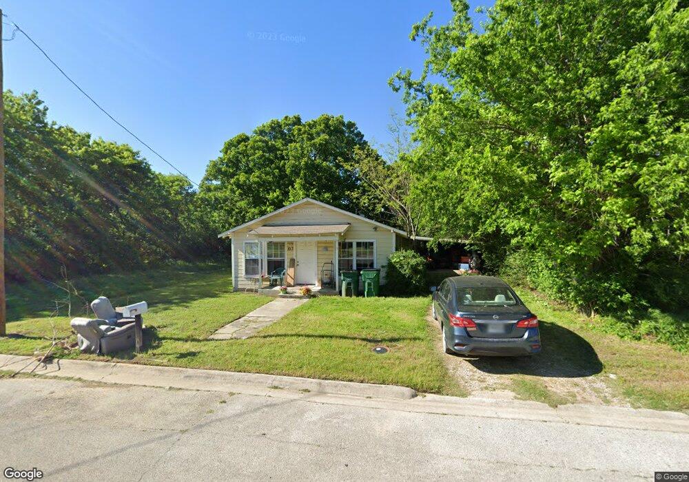 813 Truelove St, Gainesville, TX 76240 - photo 1