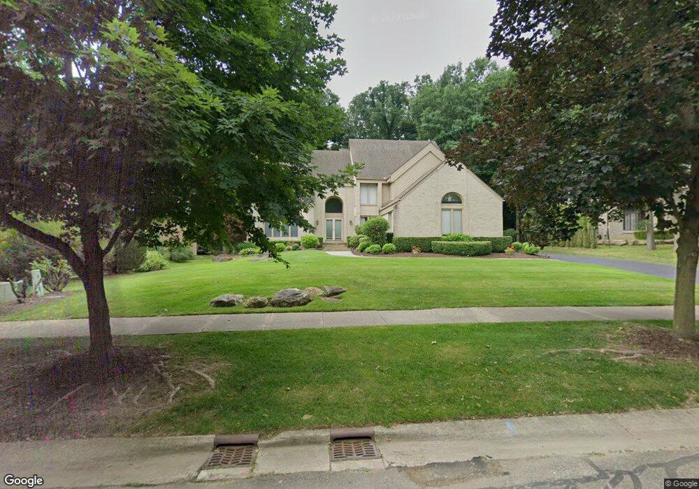 6967 Lakemont Cir, West Bloomfield, MI 48323 - photo 1