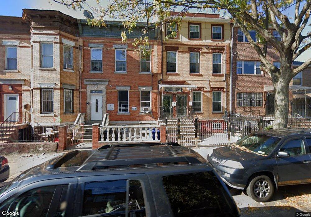 10452 164th St, Jamaica, NY 11433 - photo 1