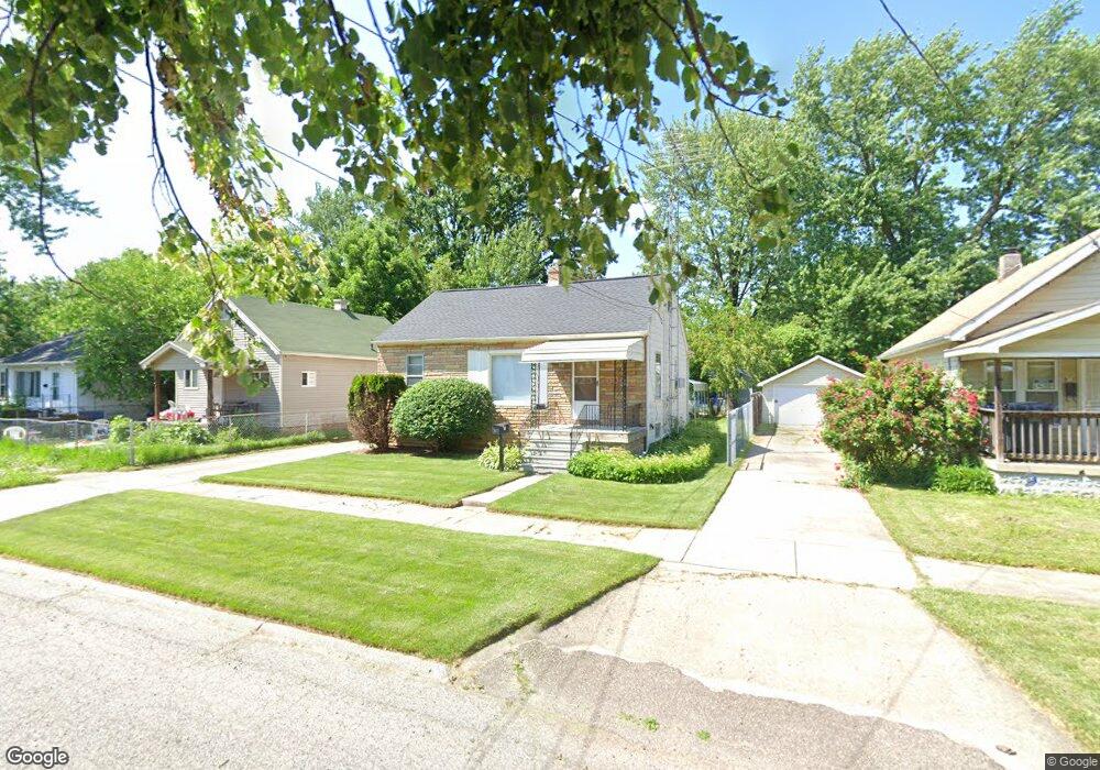 916 Barrie Ave, Flint, MI 48507 - photo 1