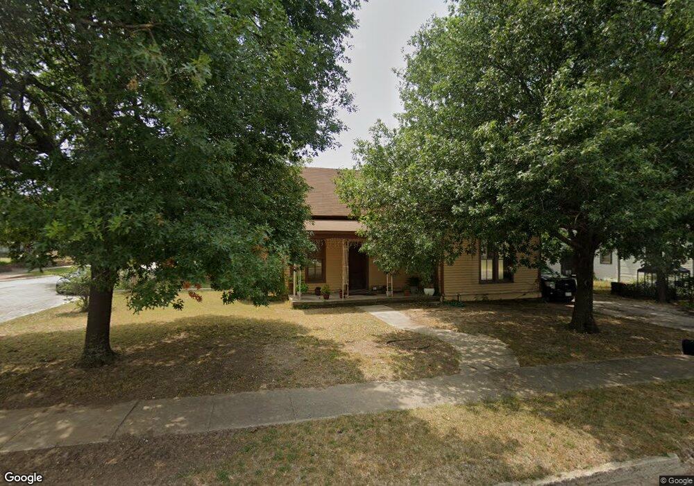 501 N Trinity St, Decatur, TX 76234 - photo 1