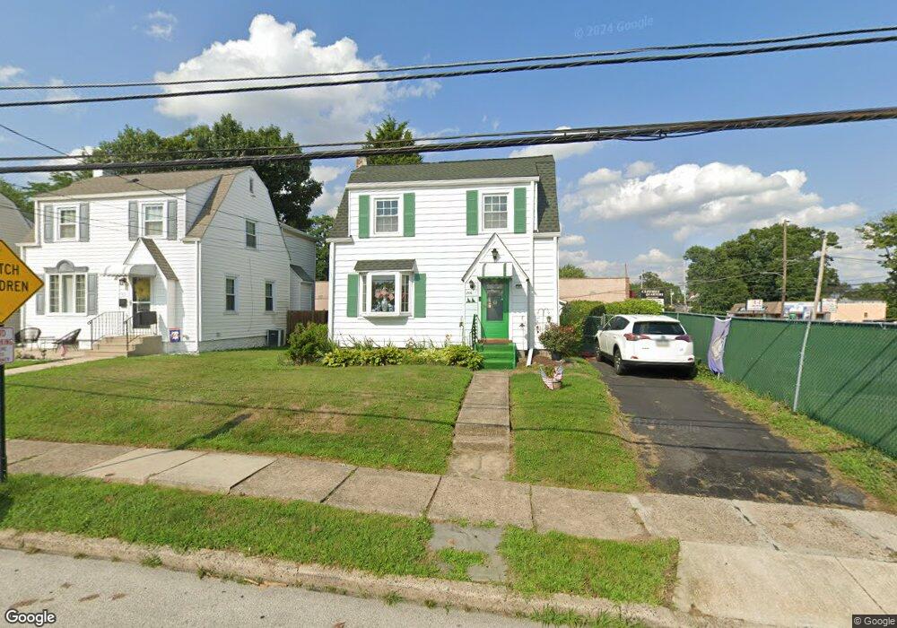 306 Edgewood Ave, Folsom, PA 19033 - photo 1