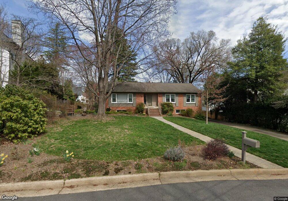 5902 Calla Dr, McLean, VA 22101 - photo 1