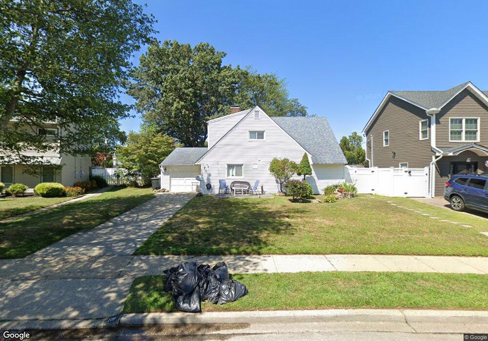 170 Elm Dr E unit Main, Levittown, NY 11756 - photo 1