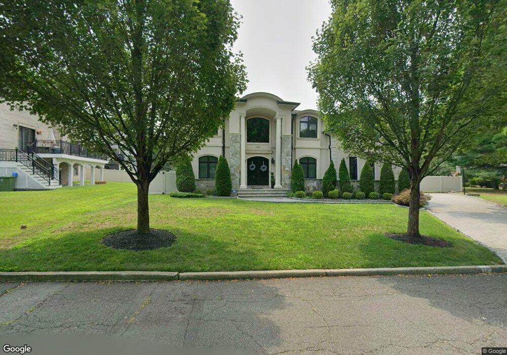 220 Midwood Rd, Paramus, NJ 07652 - photo 1