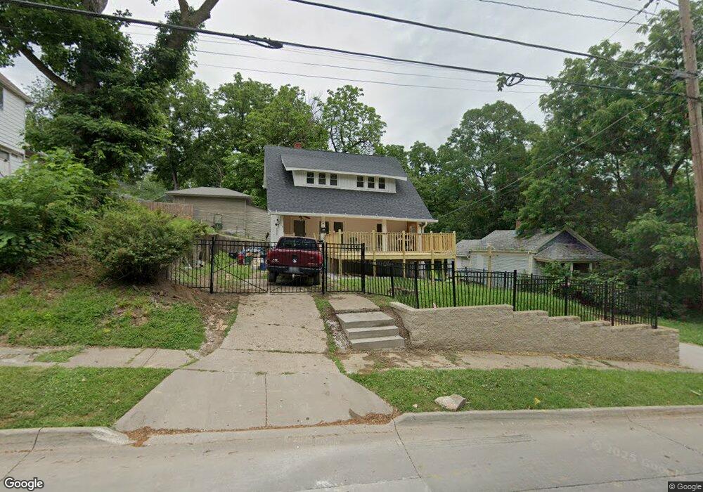 1010 E 10th St, Davenport, IA 52803 - photo 1