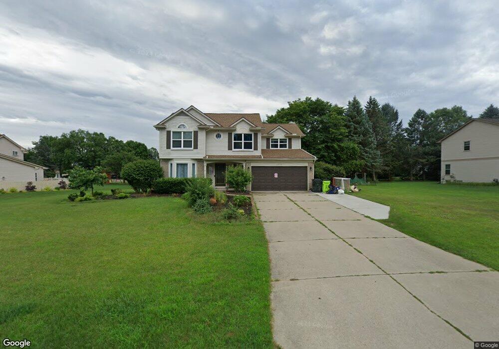 2572 West Bloomfield Oaks Dr, West Bloomfield, MI 48324 - photo 1