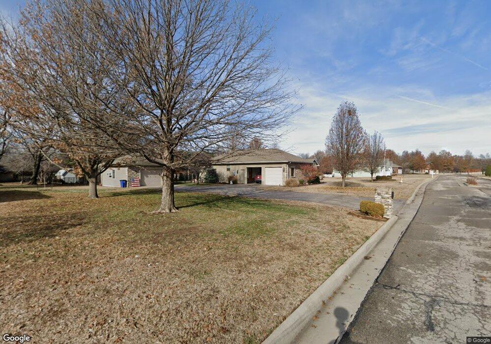 320 Kay Ln, Parsons, KS 67357 - photo 1