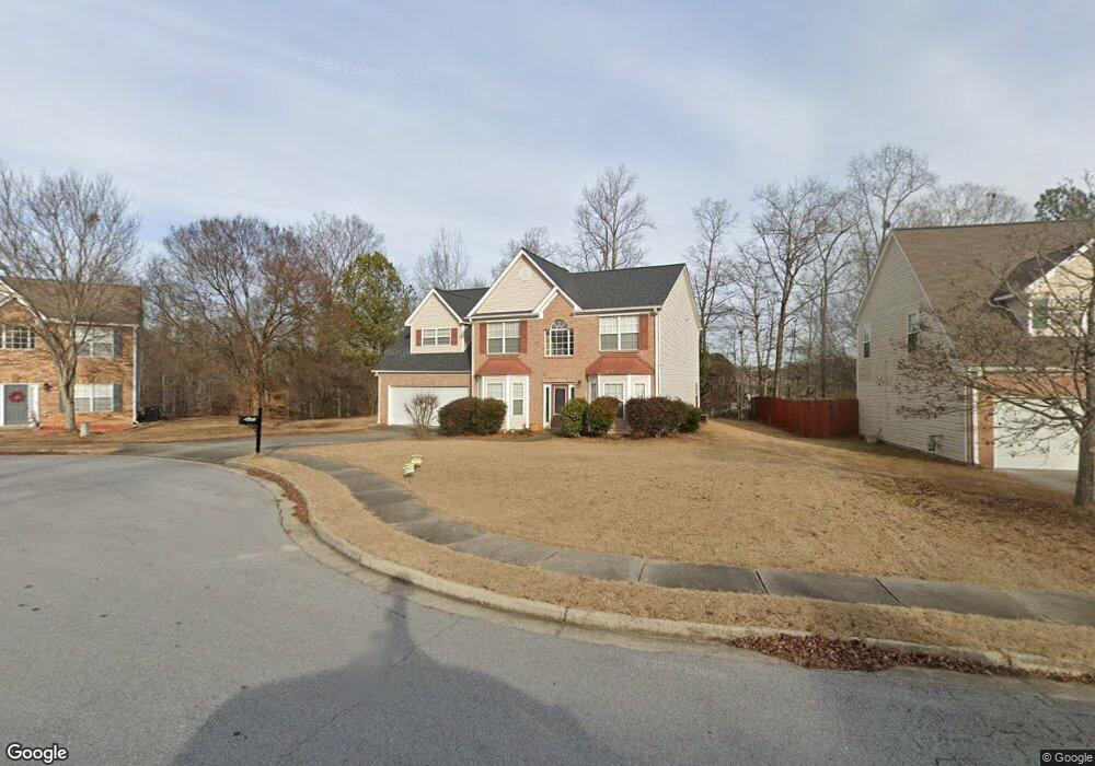 3670 Crescent Walk Ln, Suwanee, GA 30024 - photo 1