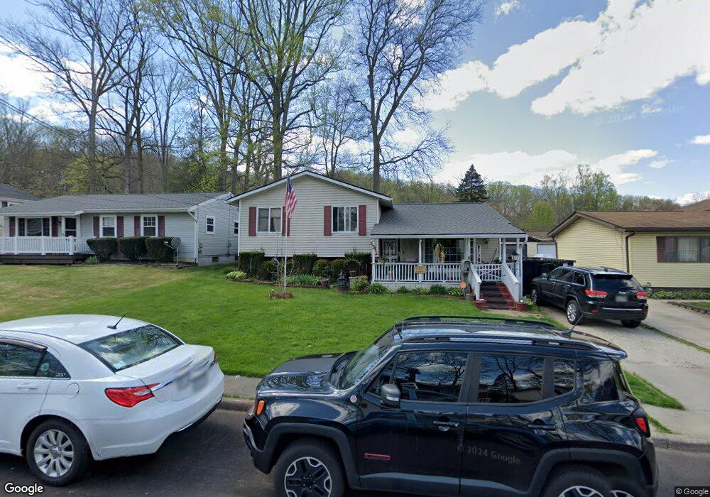 1058 Kevin Dr, Akron, OH 44313 - photo 1