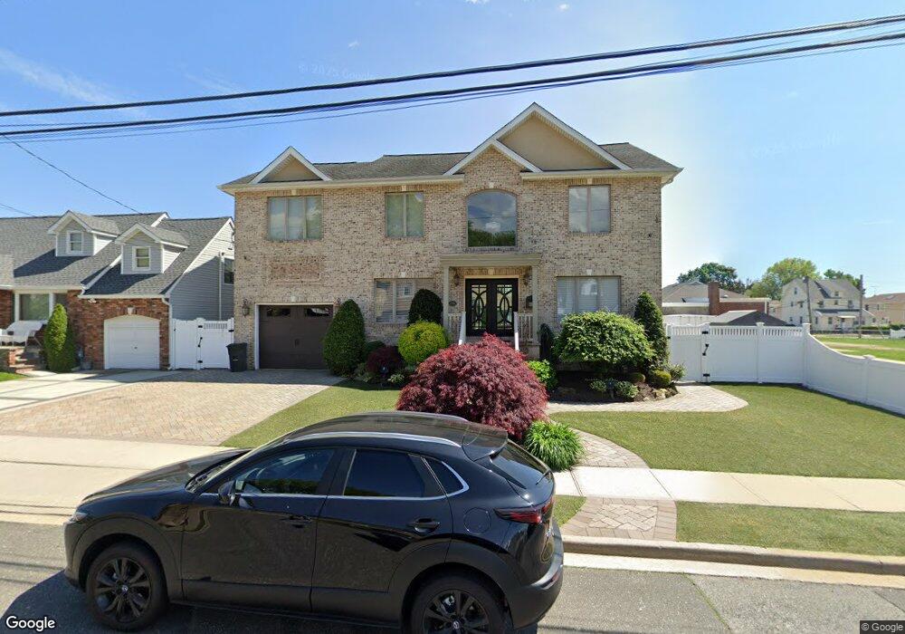 941 Cathedral Rd, Franklin Square, NY 11010 - photo 1