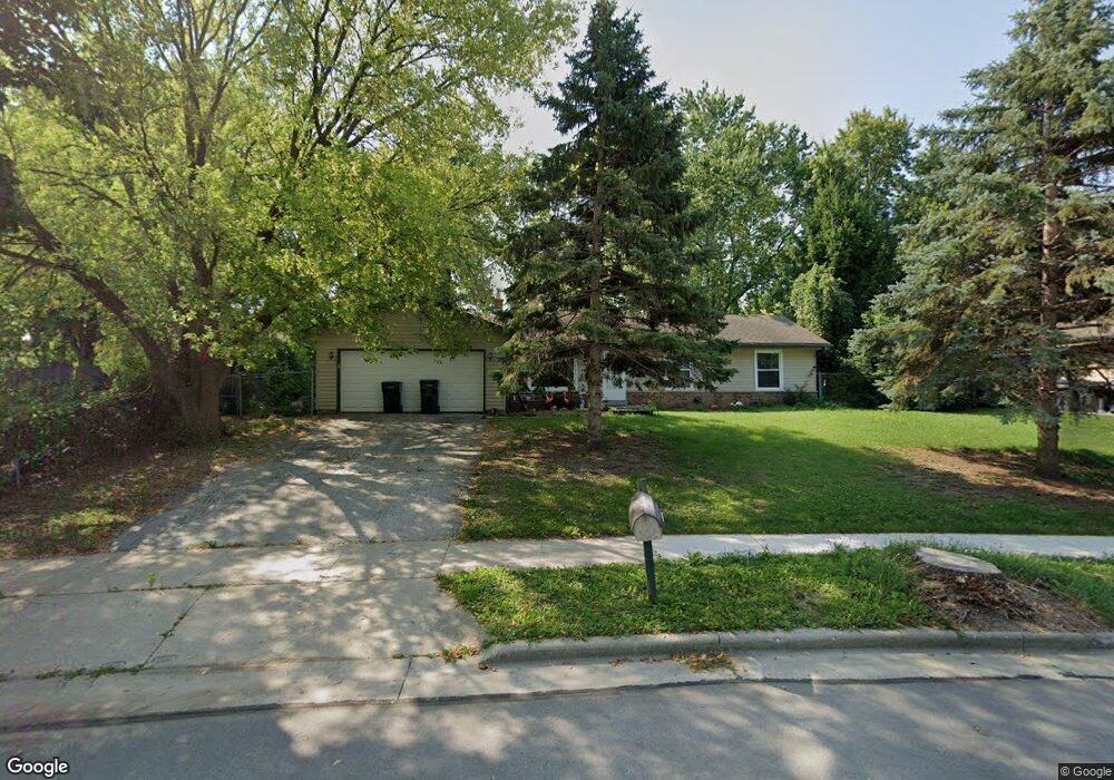 2129 Sunnyside Dr, Waukesha, WI 53186 - photo 1