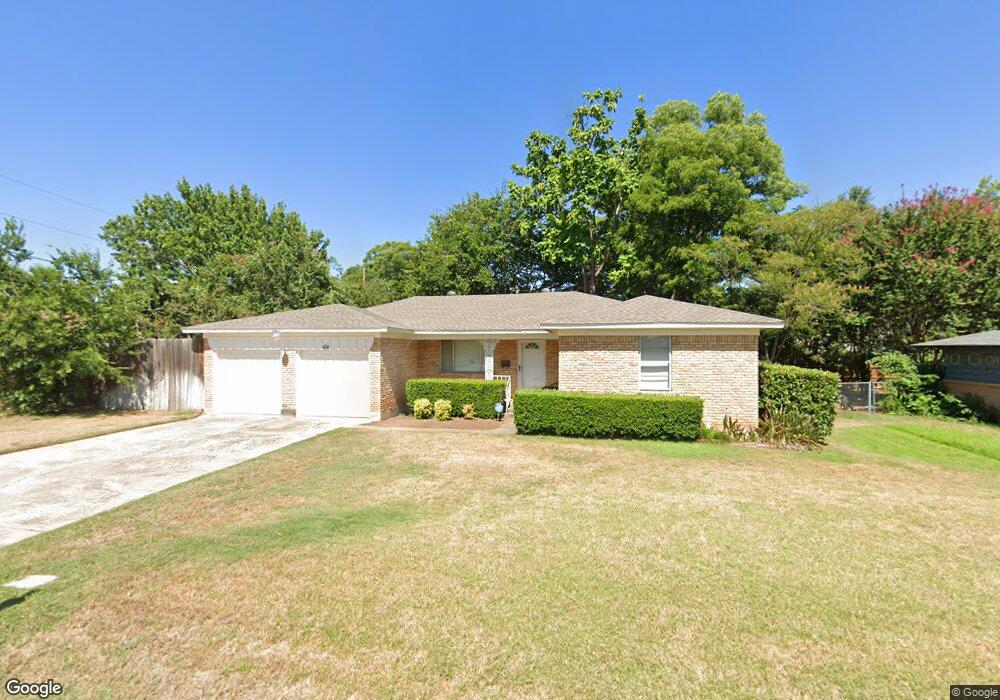 424 Ridgecrest Dr, Hurst, TX 76053 - photo 1