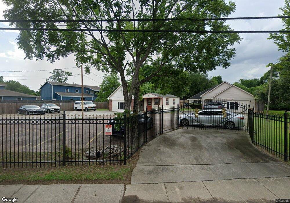 9530 W Montgomery Rd, Houston, TX 77088 - photo 1