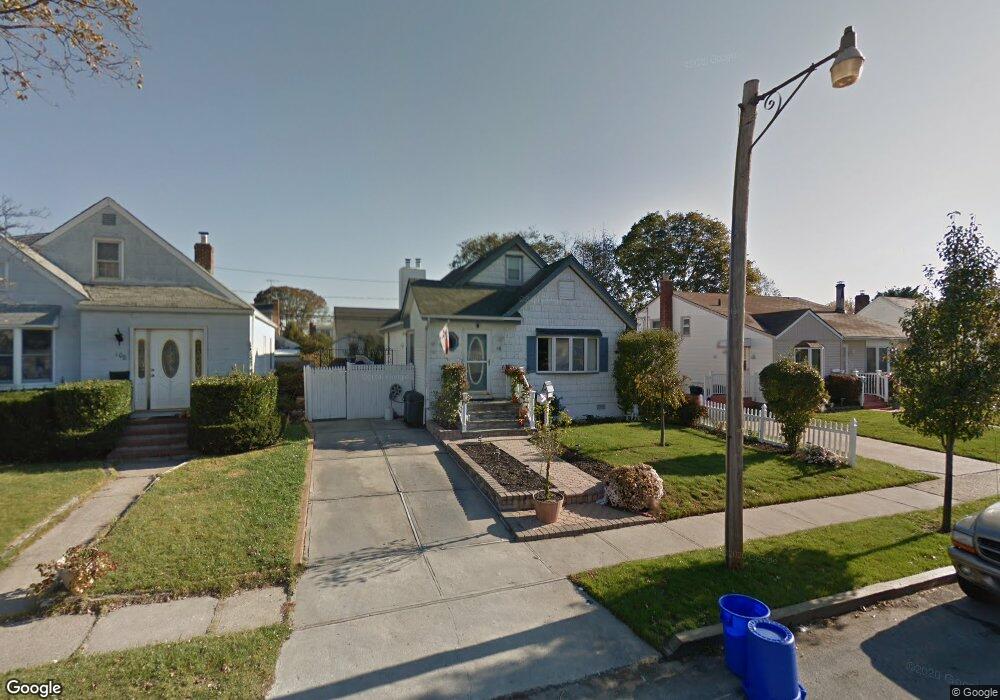 110 Deauville Pkwy, Lindenhurst, NY 11757 - photo 1