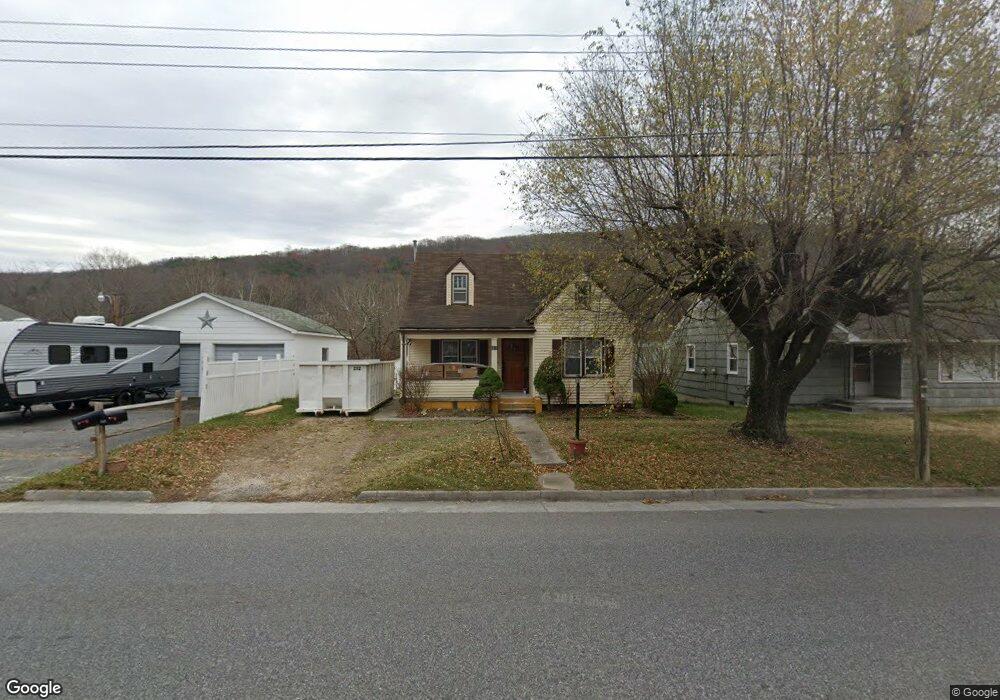 2311 Grafton St, Clifton Forge, VA 24422 - photo 1