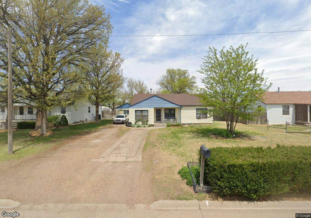 512 W 9th St, Hugoton, KS 67951 - photo 1